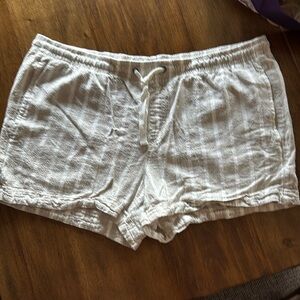 Reitmans Tan Cream striped Linen blend Textured Shorts size 16